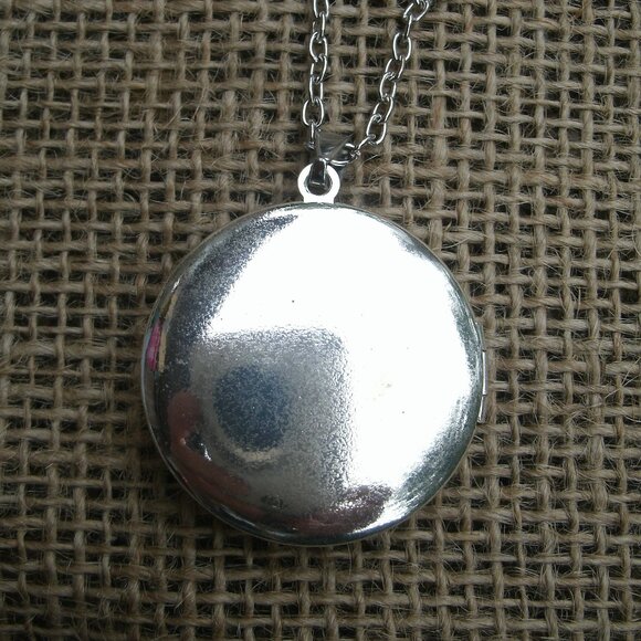 Black Angel Cat Locket Pendant Necklace - Picture 4 of 14